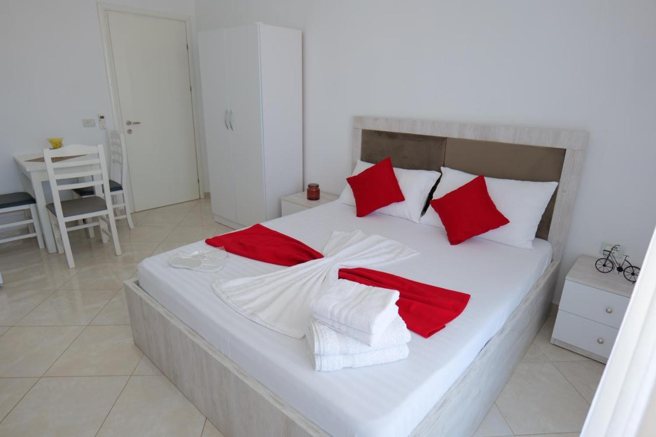 Seahorse Hotell Ksamil Exteriör bild