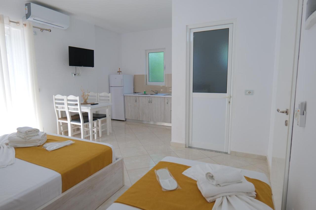 Seahorse Hotell Ksamil Exteriör bild