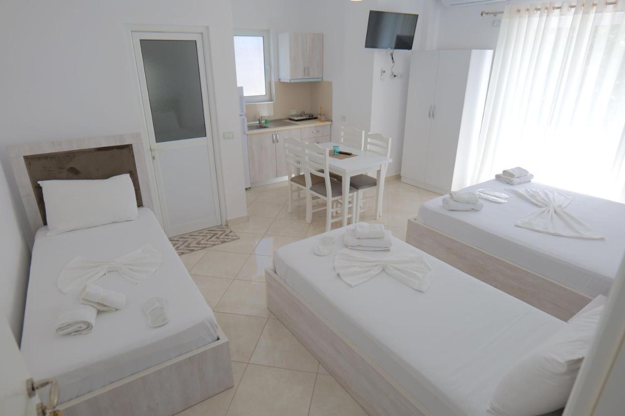 Seahorse Hotell Ksamil Exteriör bild